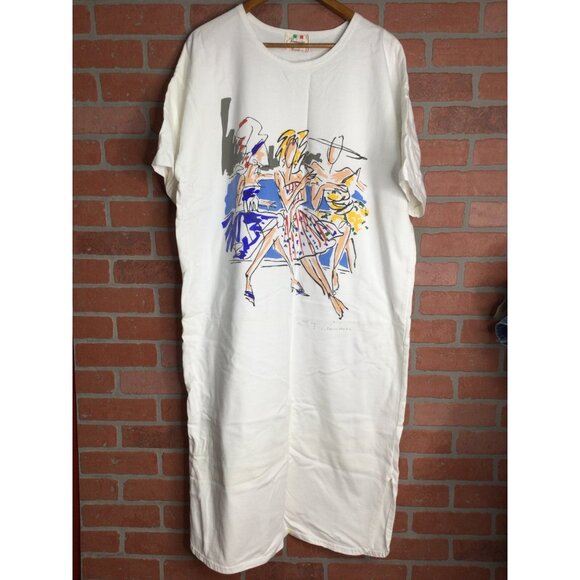 Vintage Womens Graphic T-Shirt Dress Artsy Art to Wear Sleep Shirt Abstract